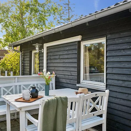 Awesome In With 2 Bedrooms And Internet *